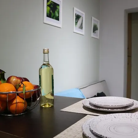 Semi-basement 50sqm Near Citycenter *